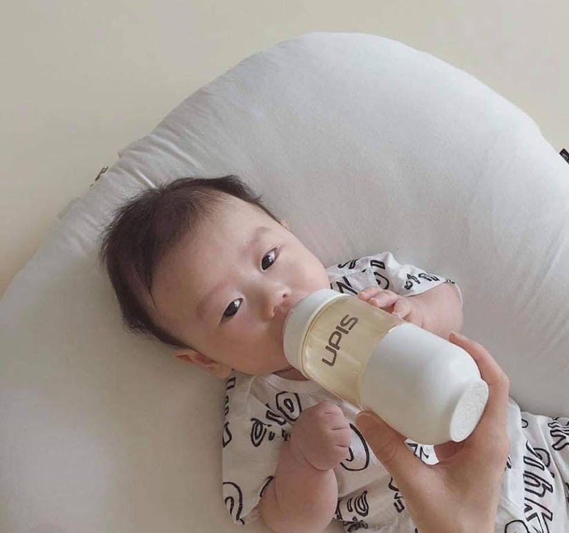 Bình sữa Upis Hàn Quốc có tốt không? Giá bao nhiêu?